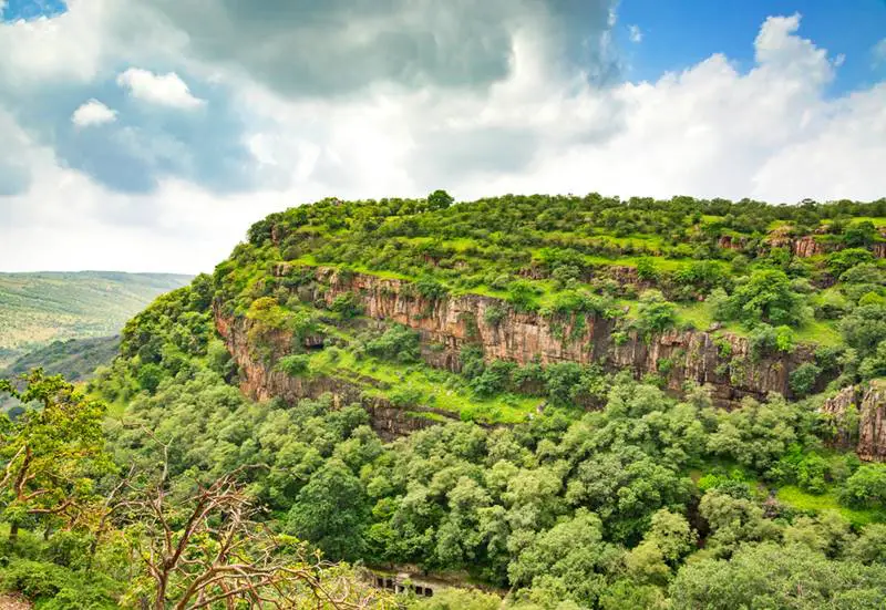 Beautiful Moutain Cliff View at Ranthambore National Park